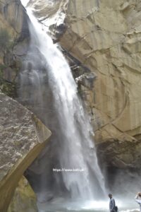 Khamosh Waterfall – A Beautiful Natural Waterfall in Baltistan [TOUR GUIDE]